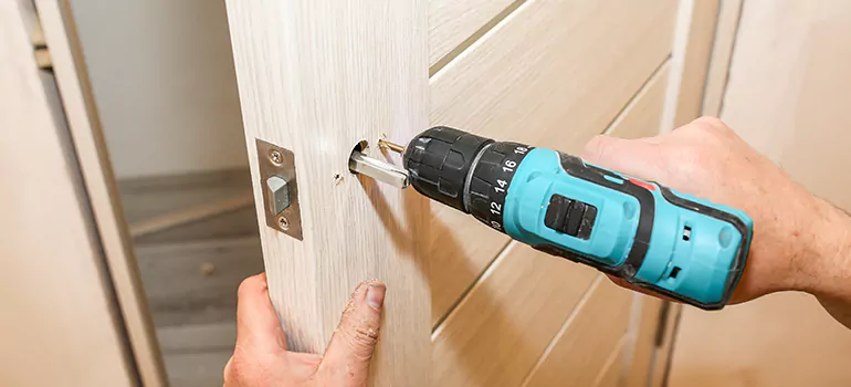 Old Door Knob Repair in Sarasota Springs, FL