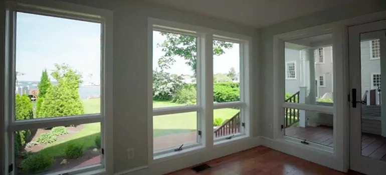 Double-hung Window Repair in Sarasota Springs, FL