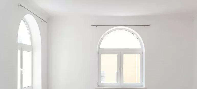 Small Hopper Window in Sarasota Springs, FL